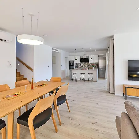 Lovely In With House Sea View *