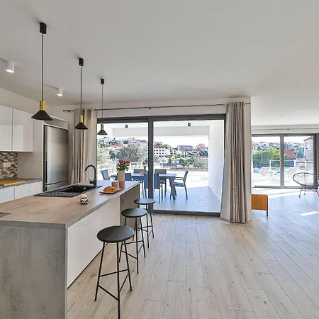 Holiday home Lovely In With House Sea View