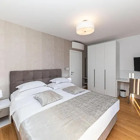 Lovely In With House Sea View Holiday home Seget Vranjica