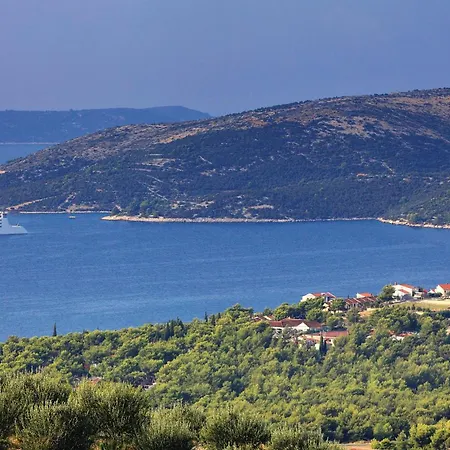 Lovely In With House Sea View