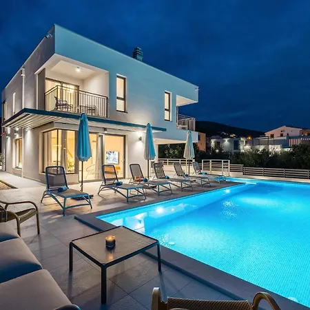Lovely In With House Sea View *
