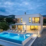 Vikendica Stunning In Seget Vranjica